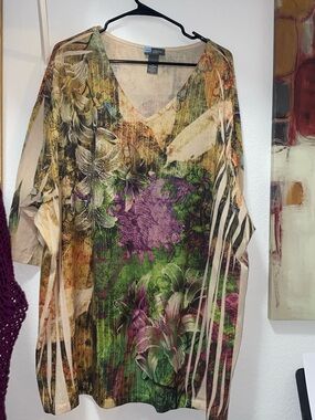 Floral V-Neck Sheer Tunic Top in Green, Purple, Cream